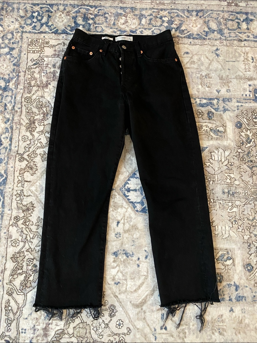 Like new! MANGO Havana Black Straight-Leg Raw Hem Jeans